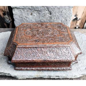 Finely Carved Bagard Wood Box, Known As The "sainte-lucie" Box, From The High Period