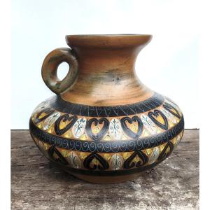 Jean de LESPINASSE Grand vase pichet en céramique à décor d’un bandeau de frises de cœurs