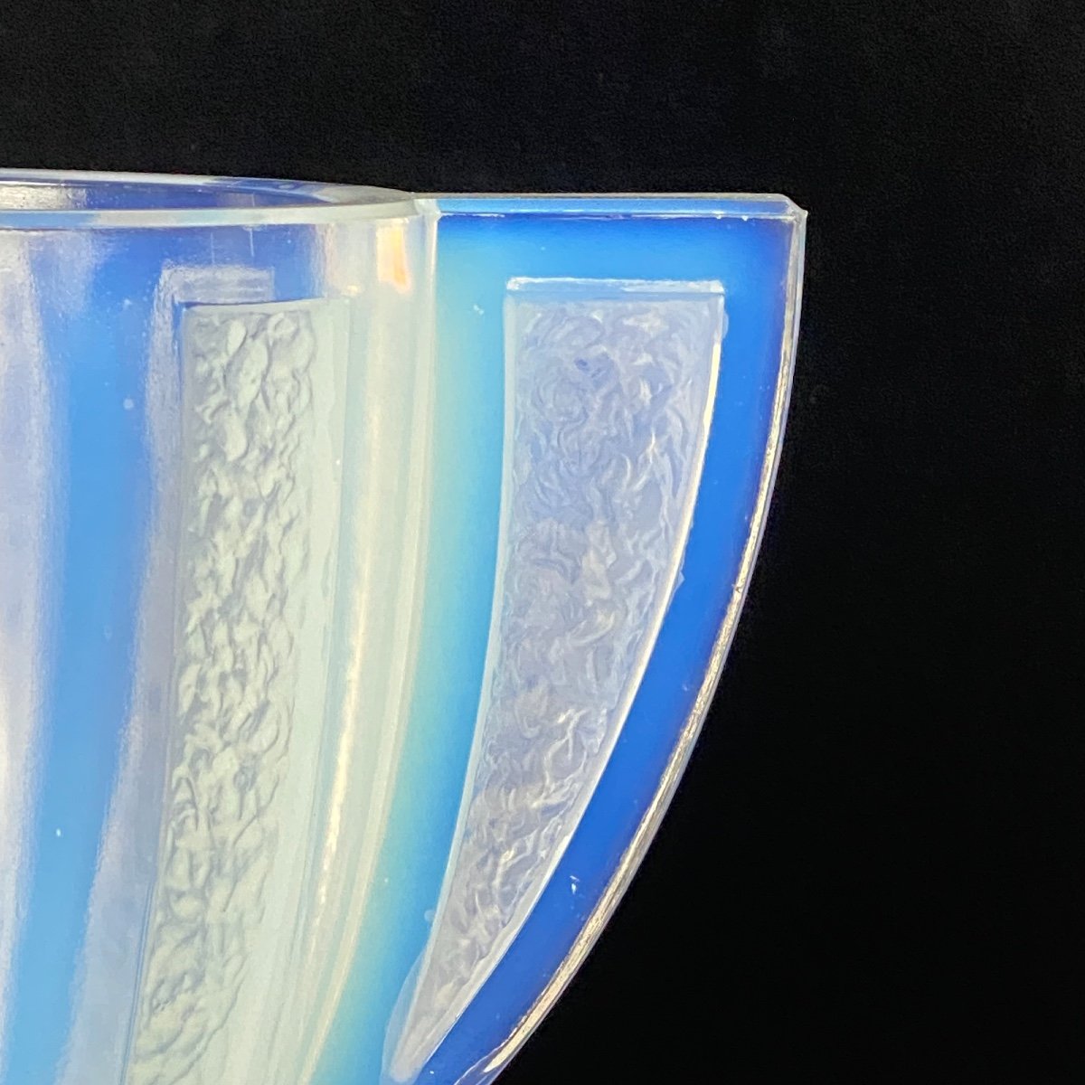 Art Deco Vase In Blue Opalescent Glass By Cesari France  C1930-photo-4