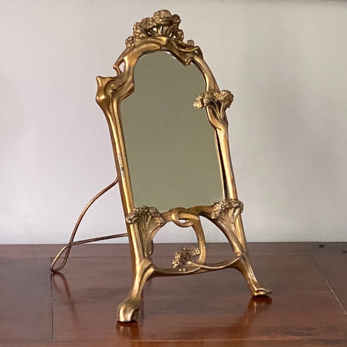 Auguste Moreau (1834–1917)  « Ombelles » Miroir de table en étain doré, Art Nouveau, vers 1900-photo-3