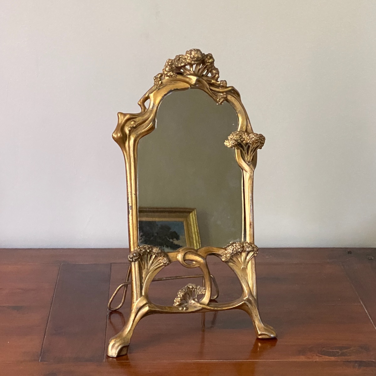 Auguste Moreau (1834–1917)  « Ombelles » Miroir de table en étain doré, Art Nouveau, vers 1900-photo-1