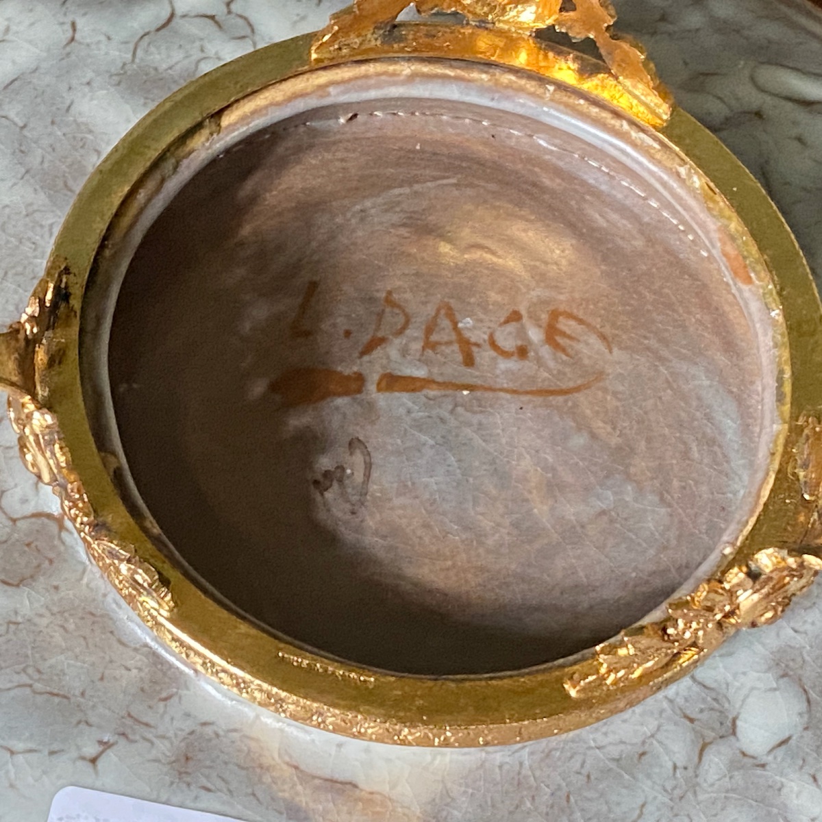 Louis Dage: Art Deco Glazed Ceramic Coupe Mounted On A Gilt Metal Base, Circa 1930-photo-4