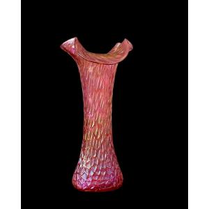 Vase Kralik Art Nouveau en verre irisé, décor Martelé
