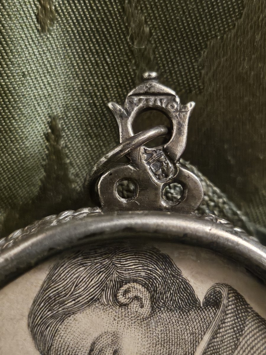 Silver Medallion, St Anthony Carrying The Infant Jesus On One Side And An Engraving On The Other.-photo-3