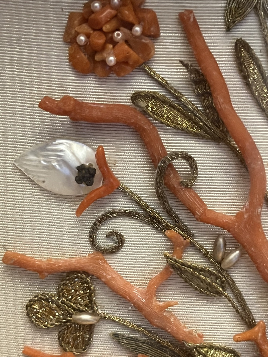 Nice Frame With A Set Of Red Coral. -photo-3