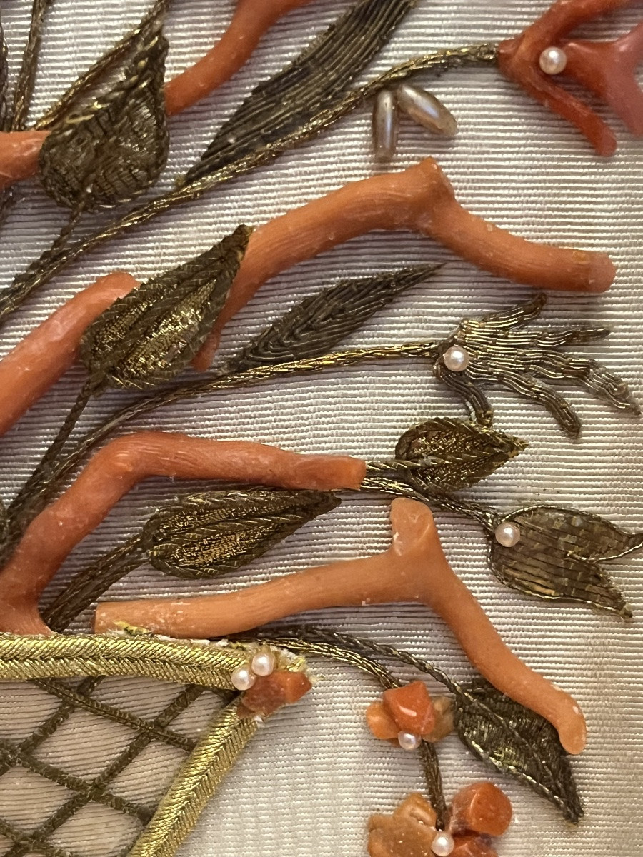 Nice Frame With A Set Of Red Coral. -photo-4