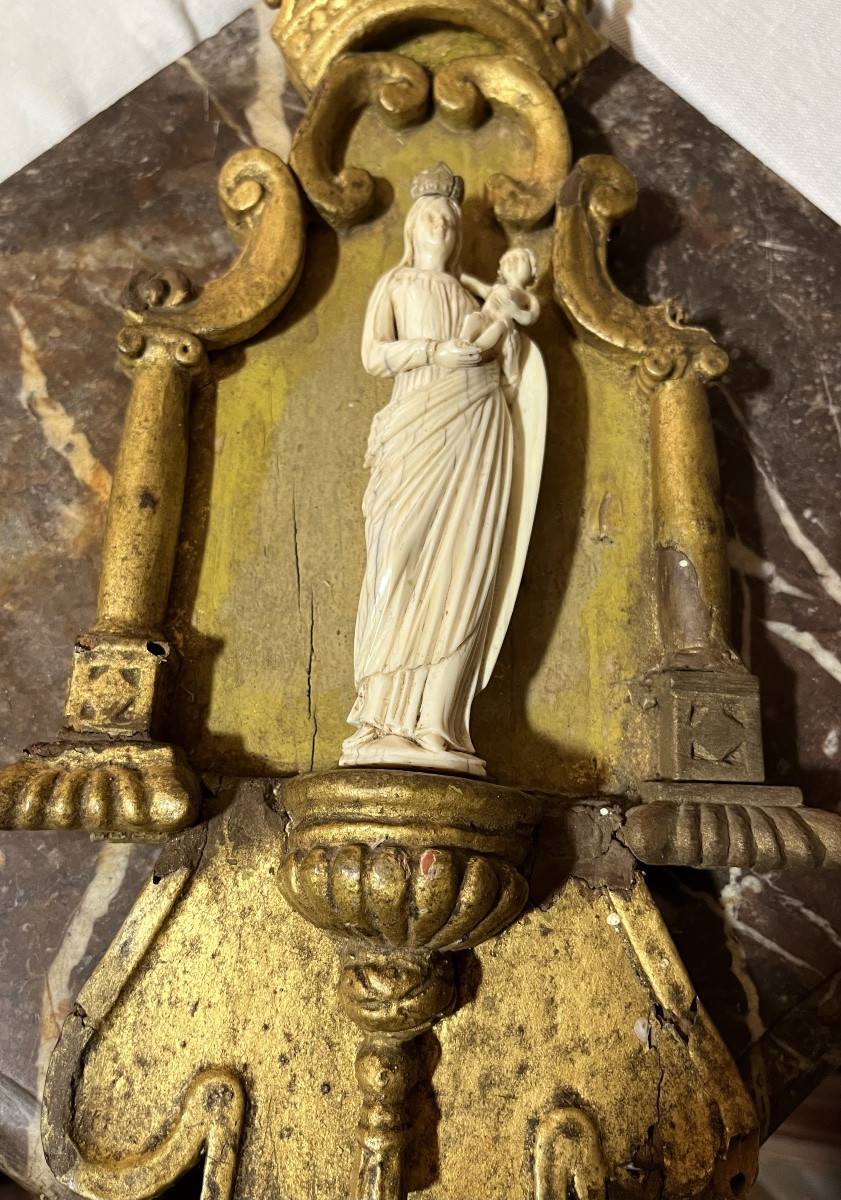 Gilded Wood Paneling, Featuring A Virgin And Child In -photo-3