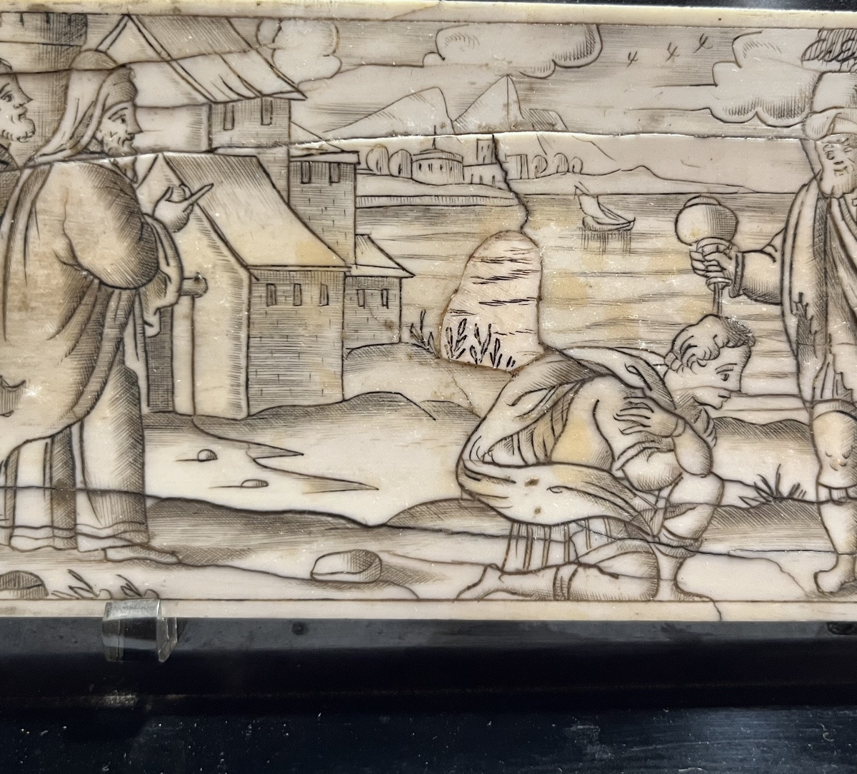 Plaquette en ivoire gravé, provenant d’un cabinet,.XVII eme siècle. -photo-5