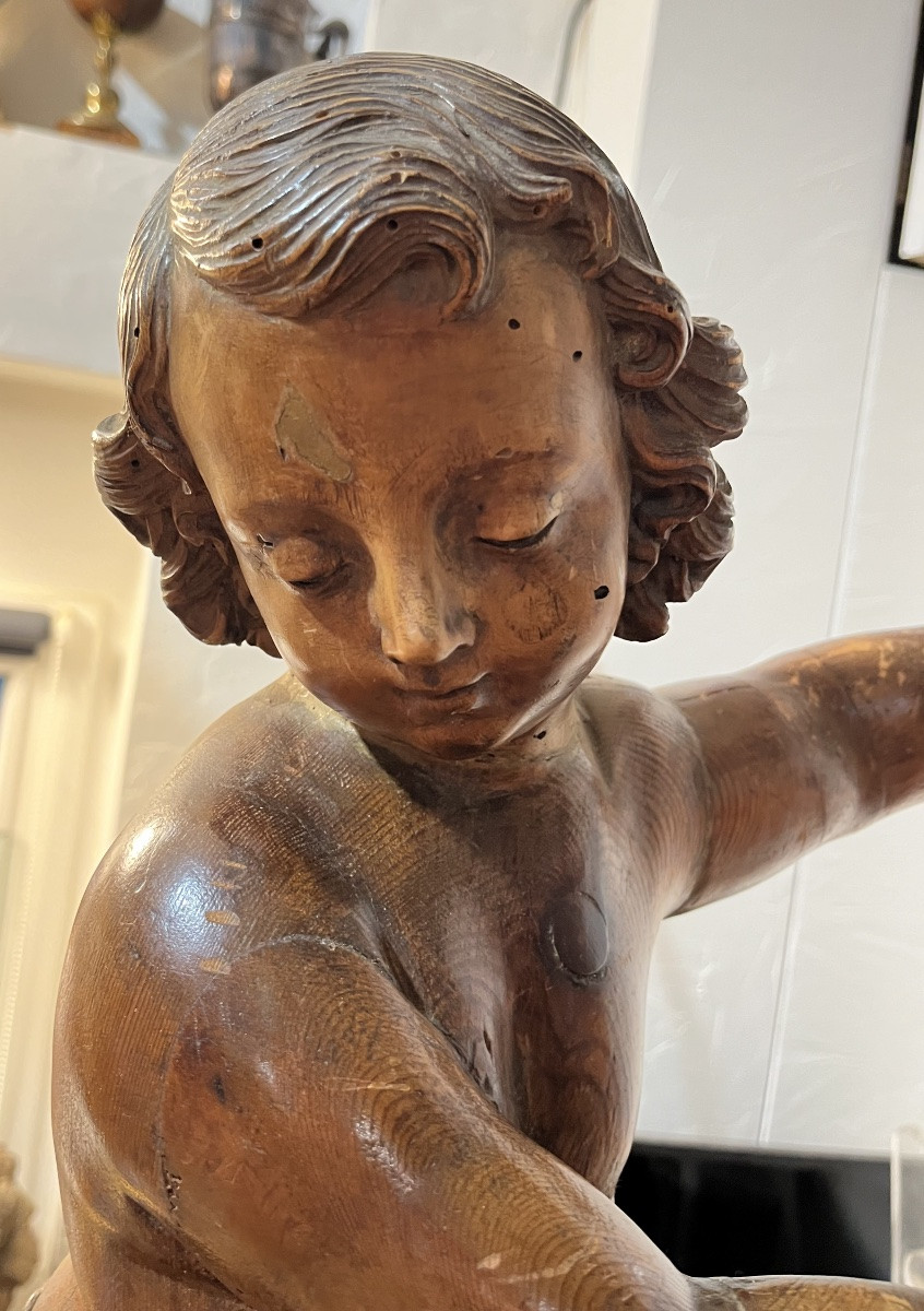 Grande statue en bois, XVIII eme siècle, représentant un Enfant Jésus.-photo-1