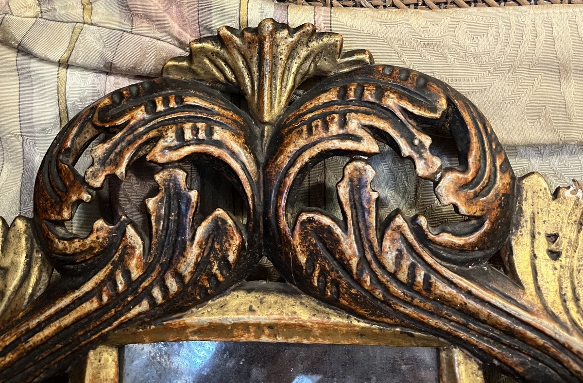 Paire de petits miroirs italiens, à volutes. Italie, XVIII éme siècle.-photo-2