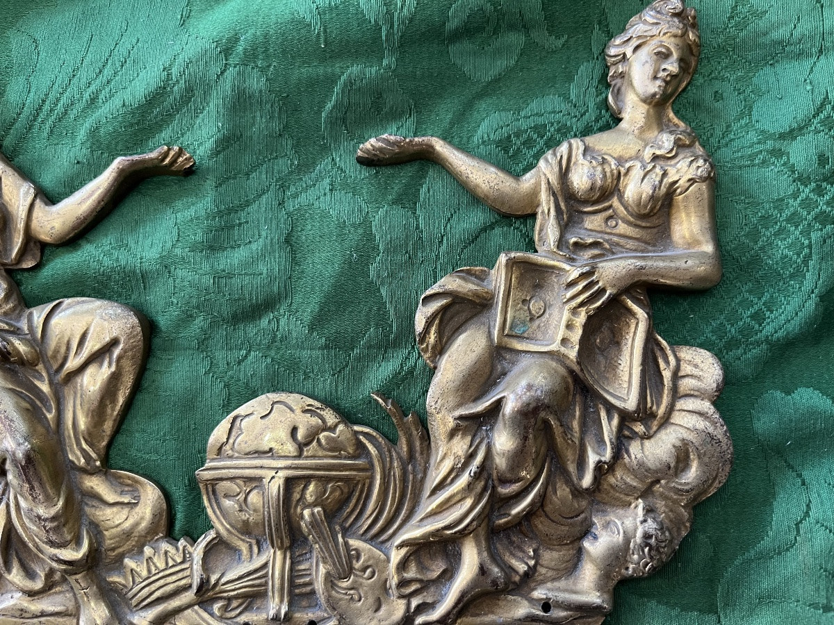 Gilt Bronze Plaque, Two Allegorical Figures Framing A World Map And Various Symbols. 18th Century.-photo-2