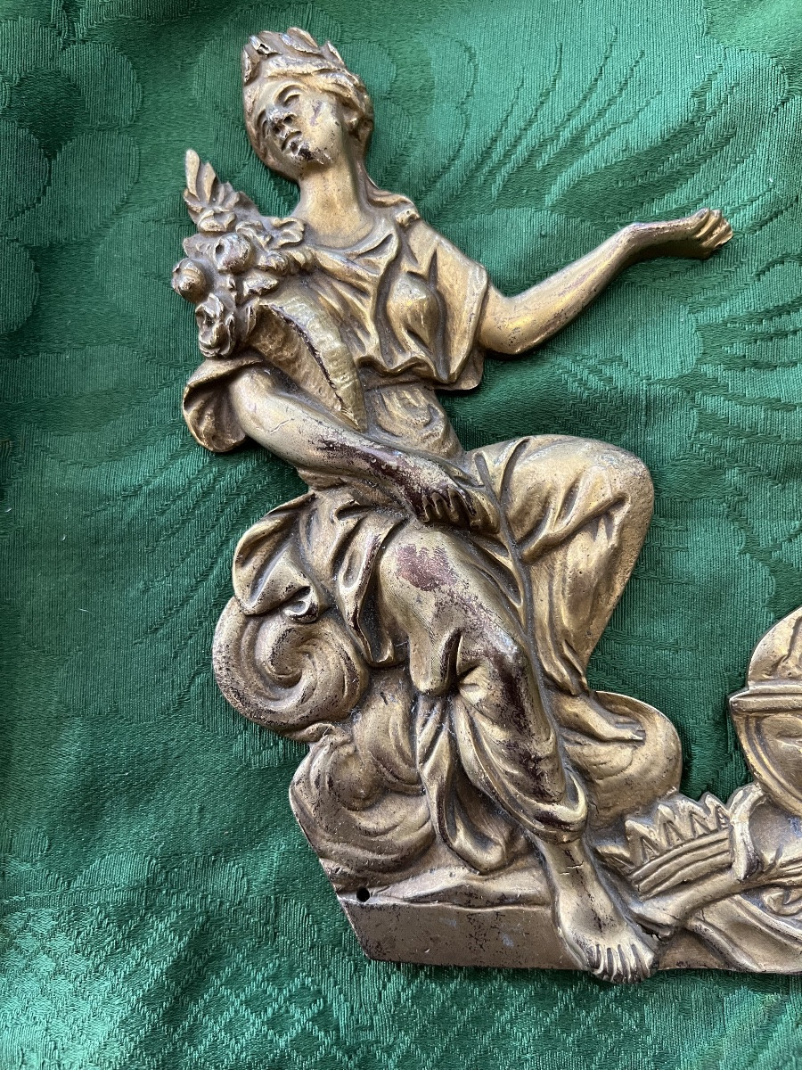 Gilt Bronze Plaque, Two Allegorical Figures Framing A World Map And Various Symbols. 18th Century.-photo-4