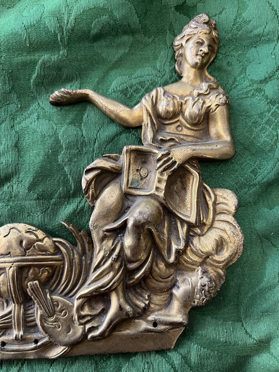 Gilt Bronze Plaque, Two Allegorical Figures Framing A World Map And Various Symbols. 18th Century.-photo-5