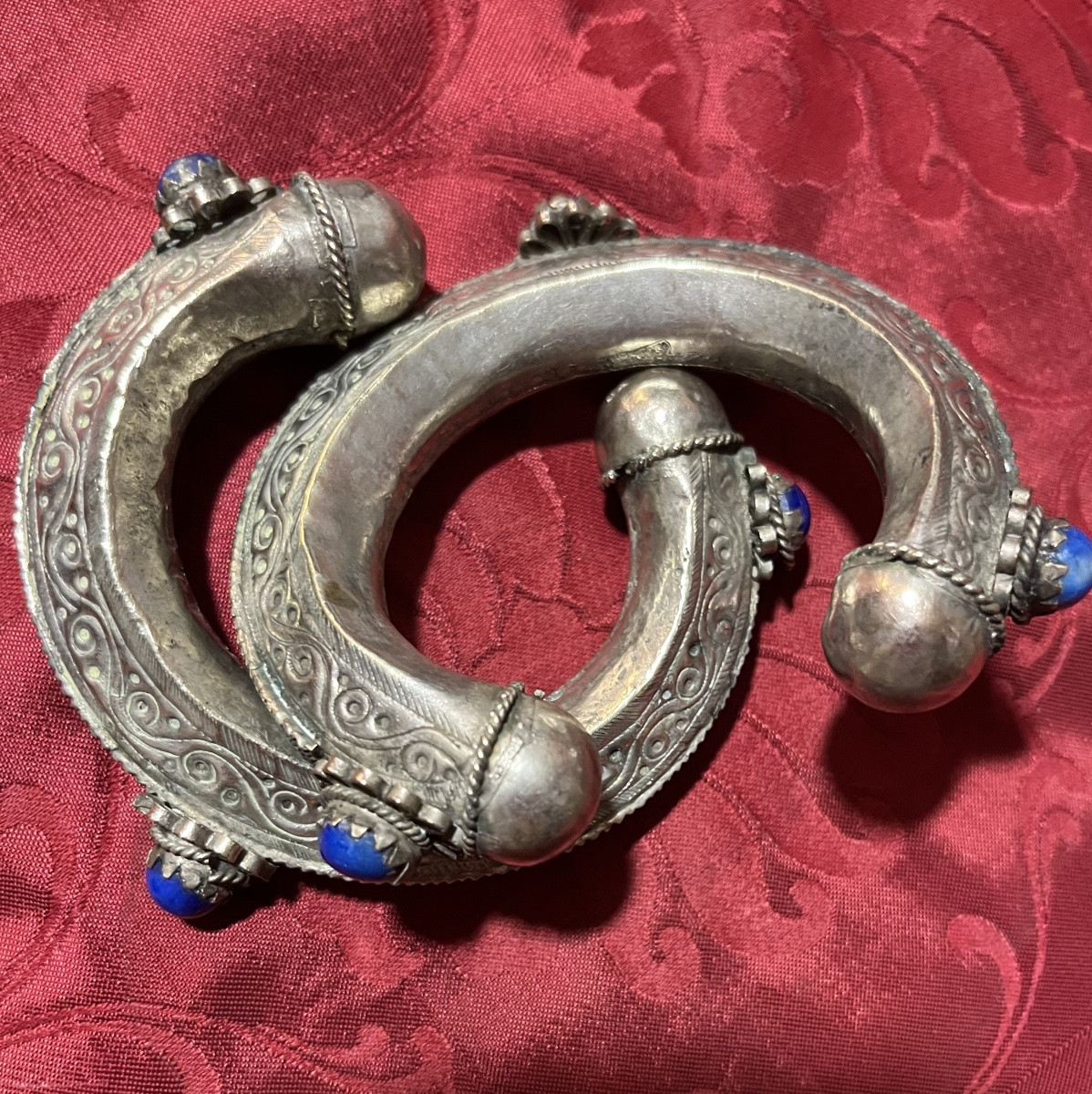 Paire de bracelets ethniques, argent bas titre. Vers 1950-photo-3