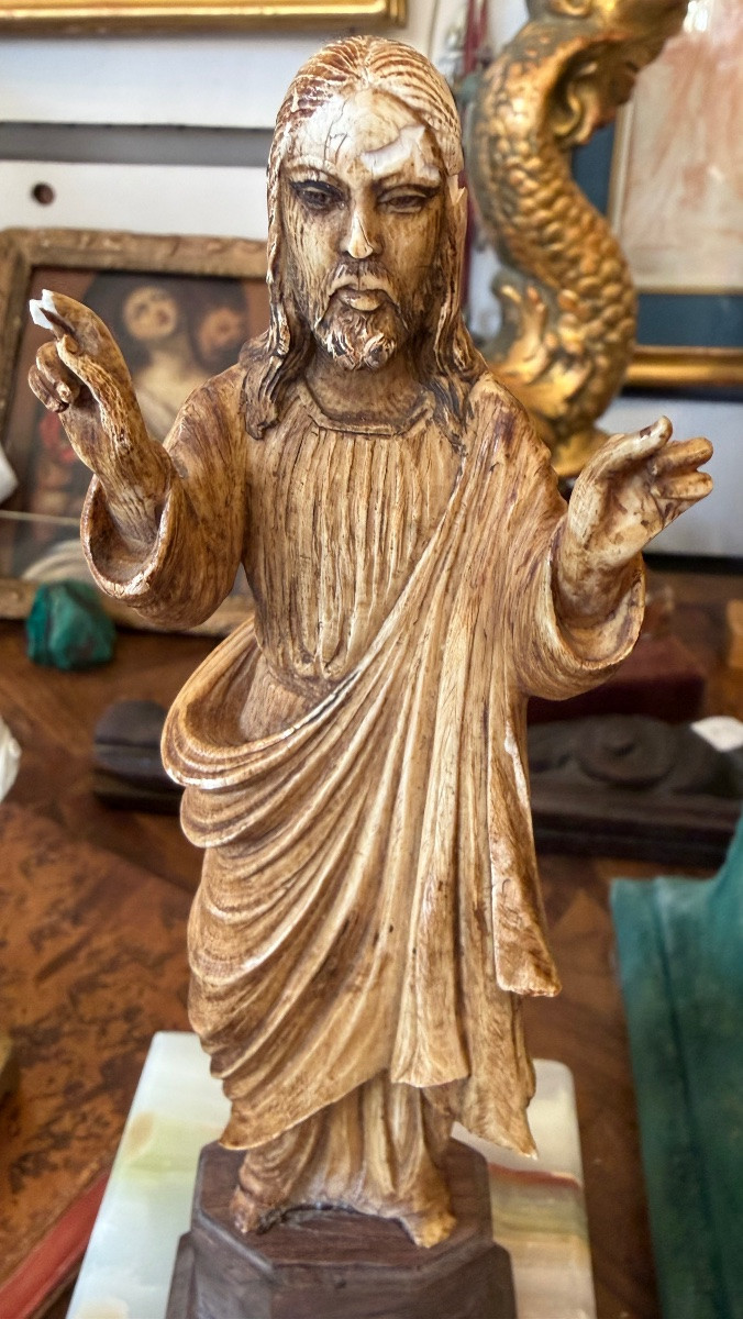 Christ en matière précieuse, bénissant le monde, vêtu d’un ample manteau très plissé.XIX eme .-photo-2