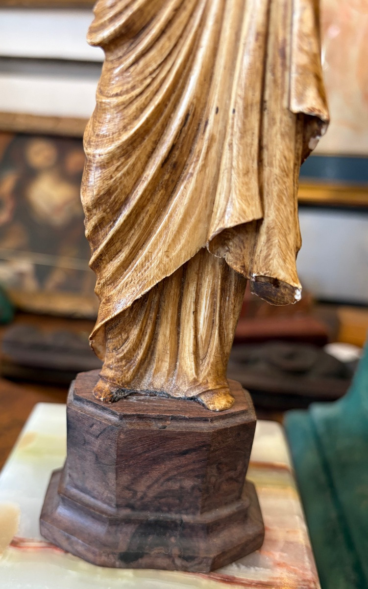 Christ en matière précieuse, bénissant le monde, vêtu d’un ample manteau très plissé.XIX eme .-photo-3