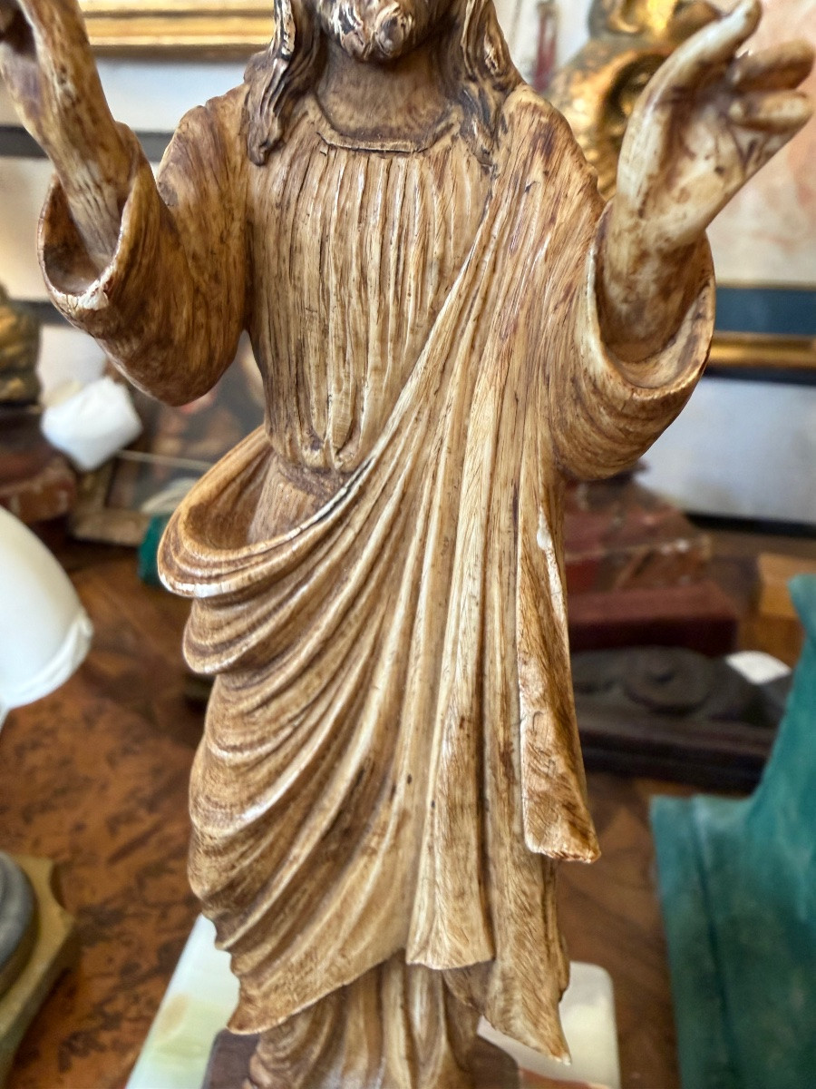 Christ en matière précieuse, bénissant le monde, vêtu d’un ample manteau très plissé.XIX eme .-photo-1