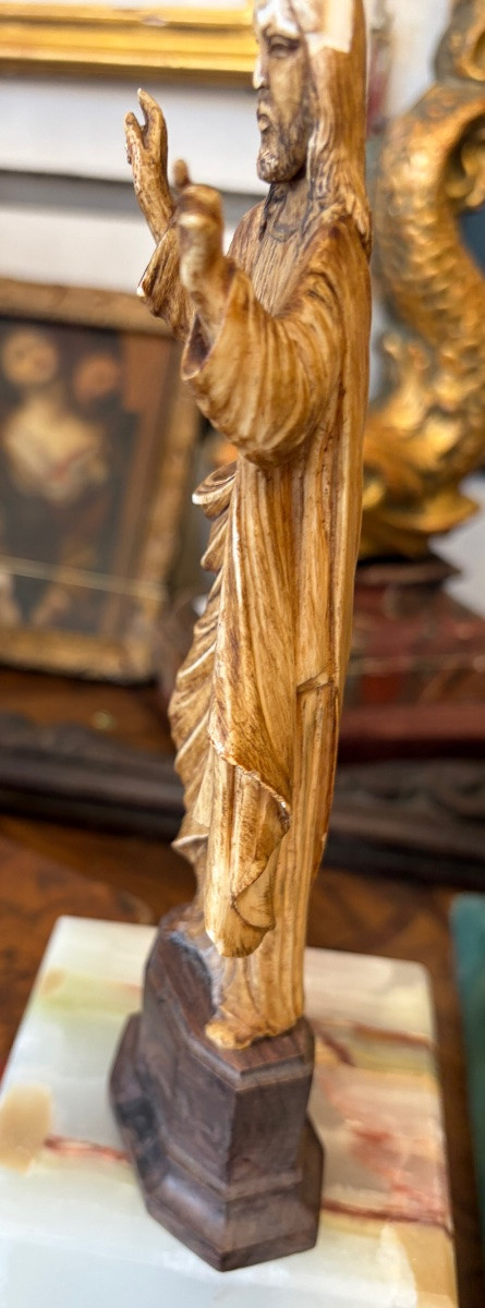 Christ en matière précieuse, bénissant le monde, vêtu d’un ample manteau très plissé.XIX eme .-photo-2