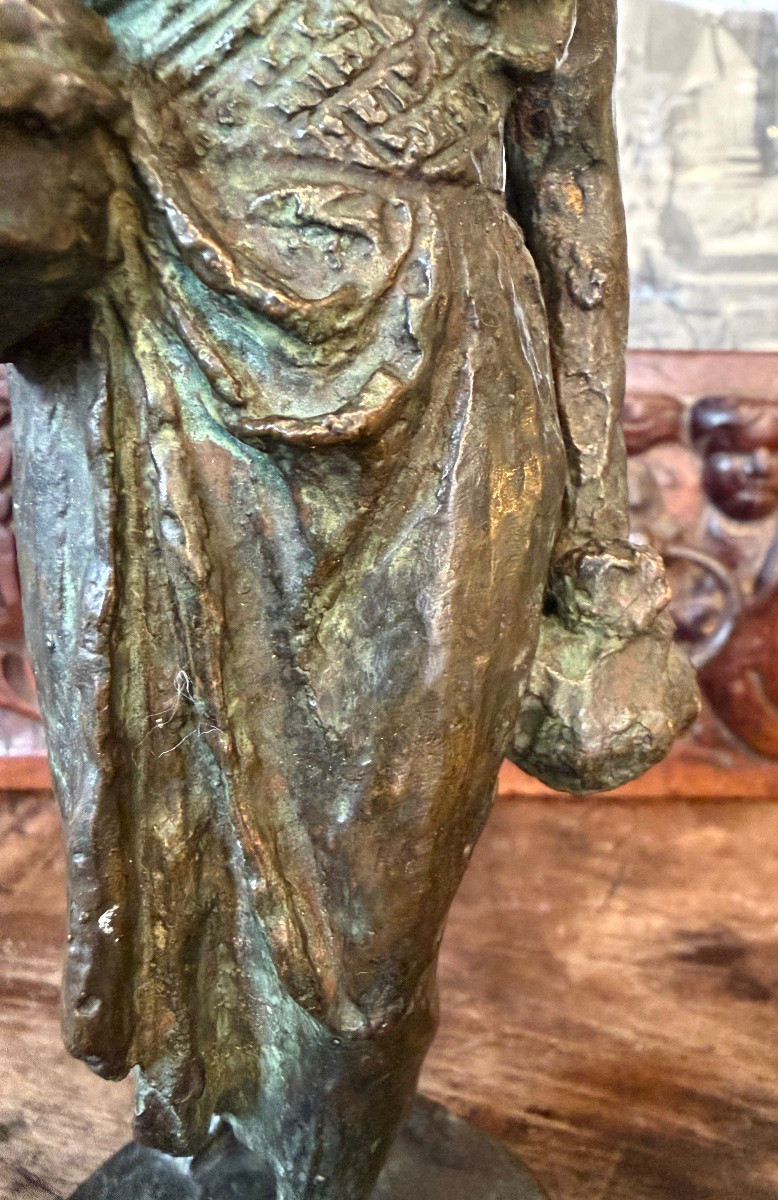 Solid Bronze Statuette, Late 19th, Early 20th Century. Young Woman Walking.-photo-1