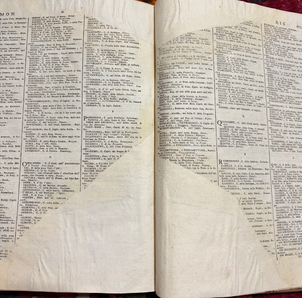 French-italian Dictionary, Dated 1777, Two Volumes, Handsome Leather Bindings.-photo-2