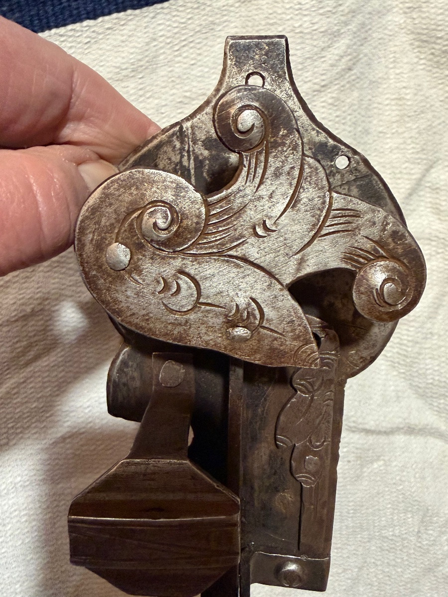 Engraved Iron Lock, In Working Condition, 18th Century.-photo-7