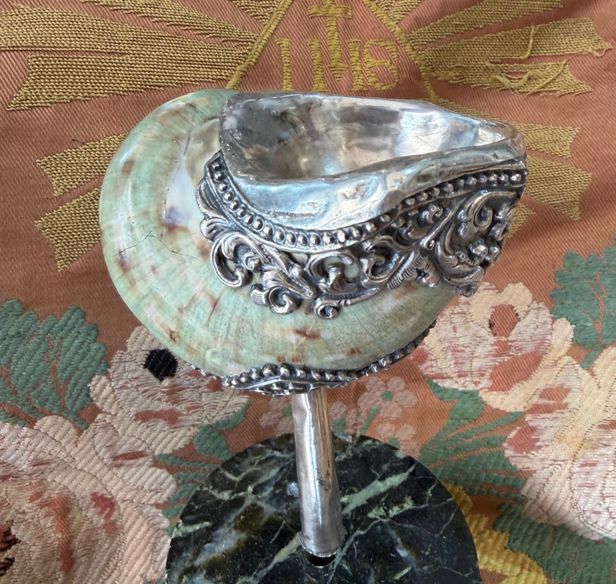 Marmoratus With Green Ribbon, Mounted In Silver. Nepal?
