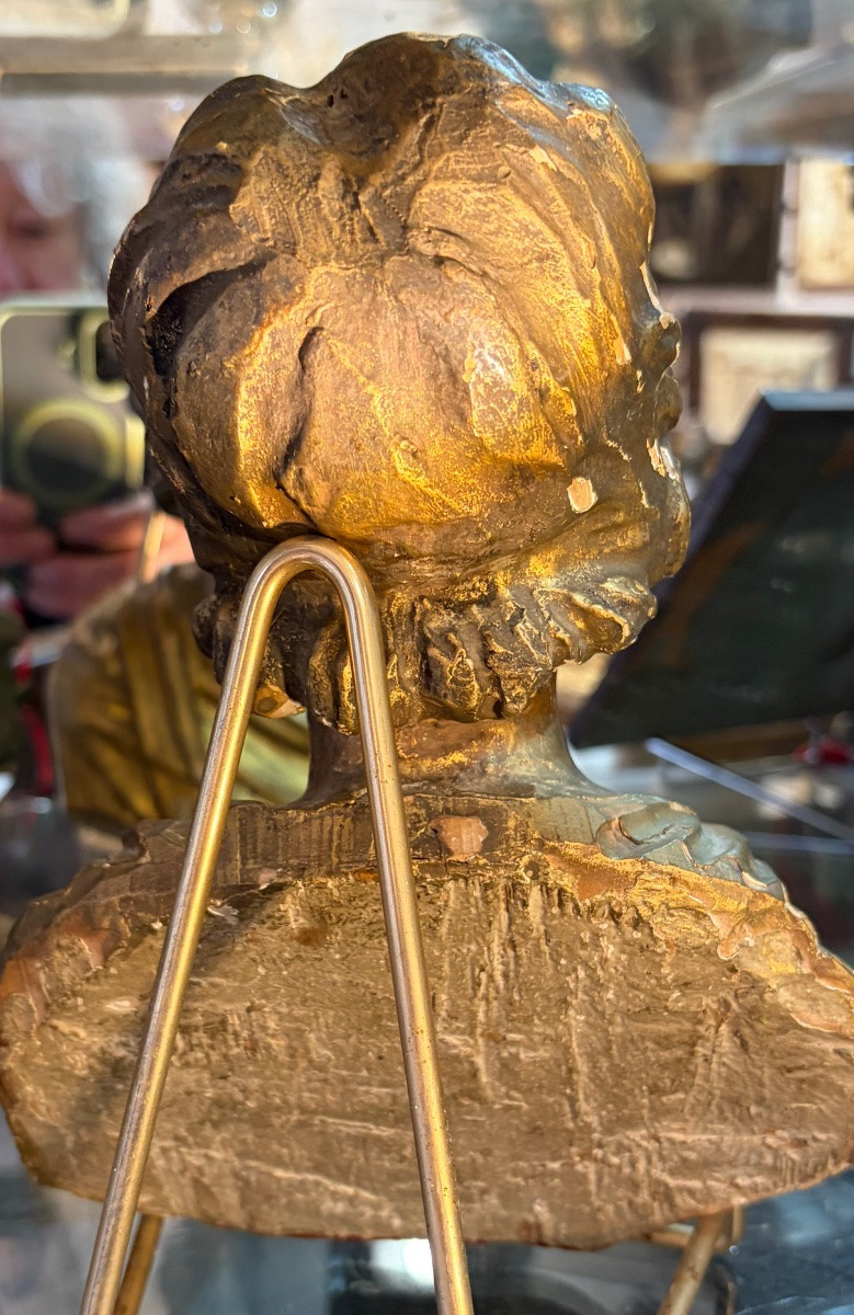 Buste en bois sculpté anciennement doré. Tête de jeune homme ou d’ange. XVIII éme siècle. -photo-5
