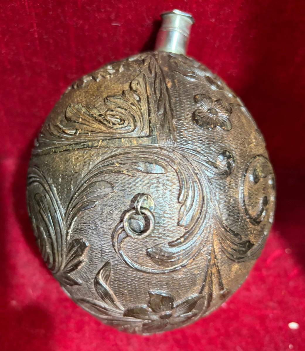 Engraved Coconut, Powder Flask Or Gourd, Silver Stopper, Early 19th Century.-photo-3
