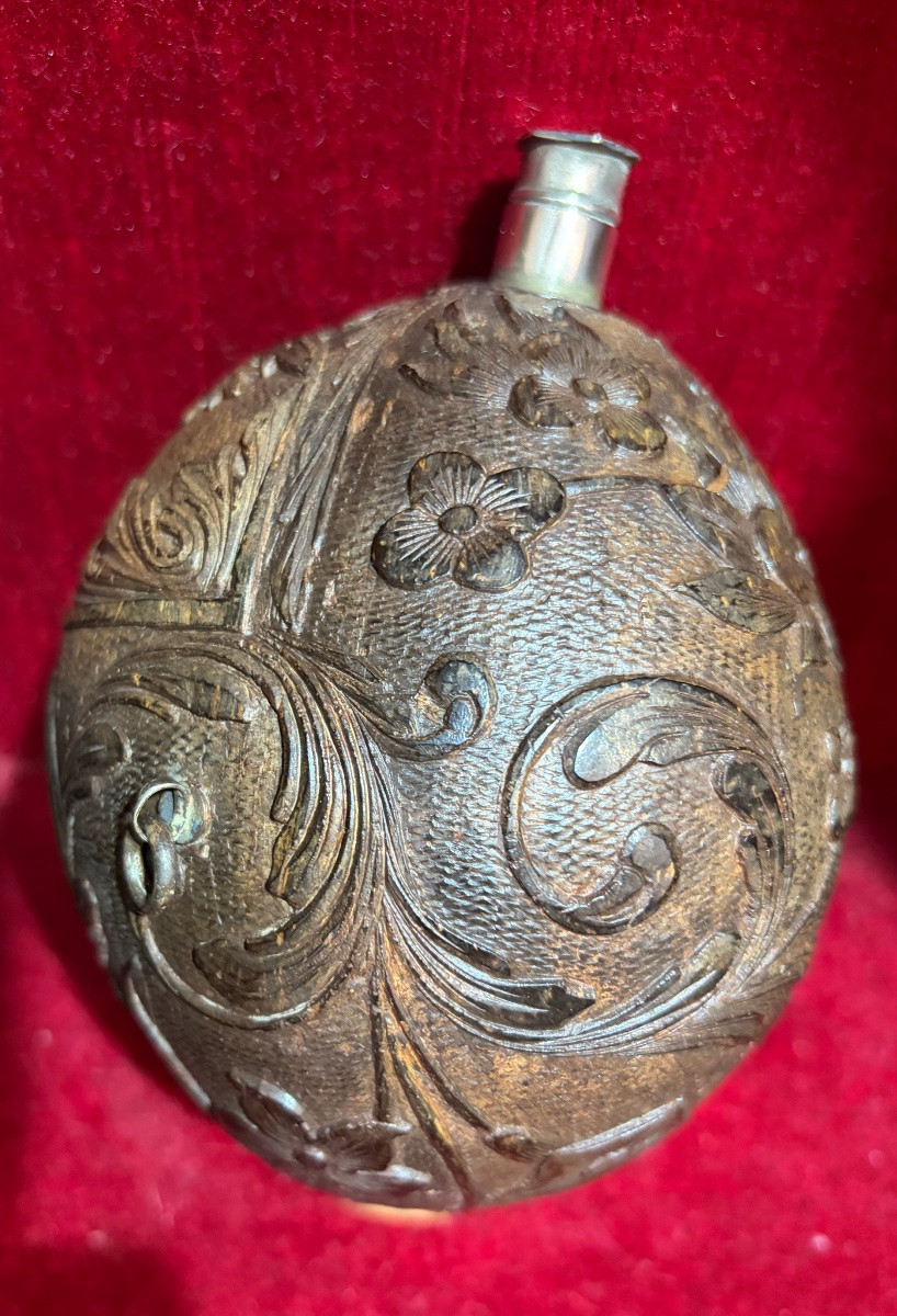 Engraved Coconut, Powder Flask Or Gourd, Silver Stopper, Early 19th Century.-photo-2