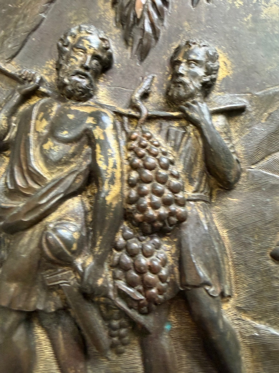 Large Bronze Plaque Depicting The Harvest Of Grapes In The Land Of Canaan. 17th Century.-photo-5