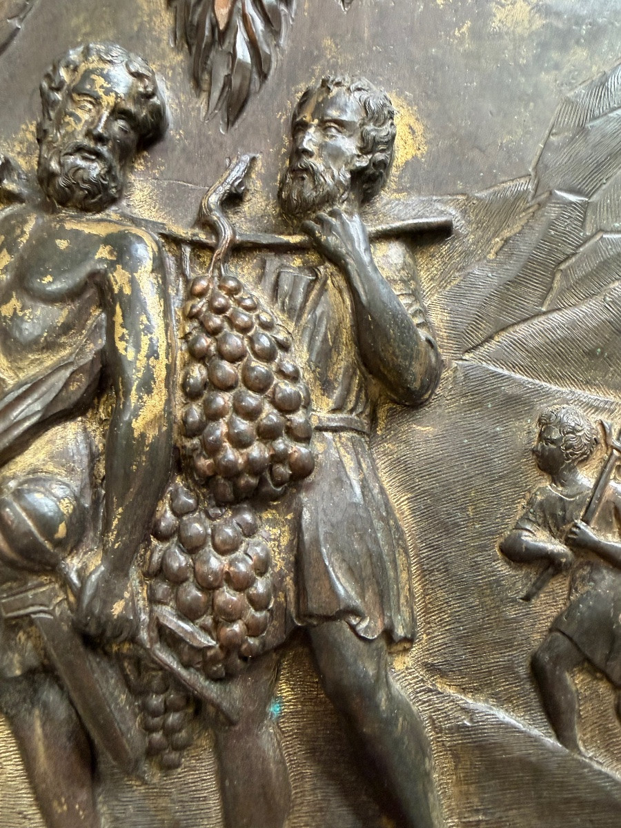 Large Bronze Plaque Depicting The Harvest Of Grapes In The Land Of Canaan. 17th Century.-photo-6