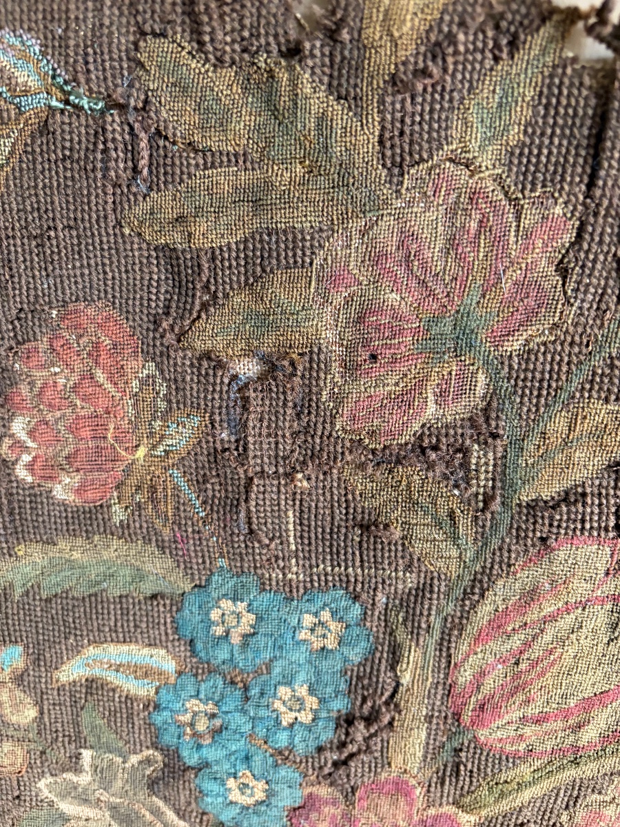 17th-century Tapestry Panel, Featuring A Medici Vase And Flowers. Partially Missing.-photo-4