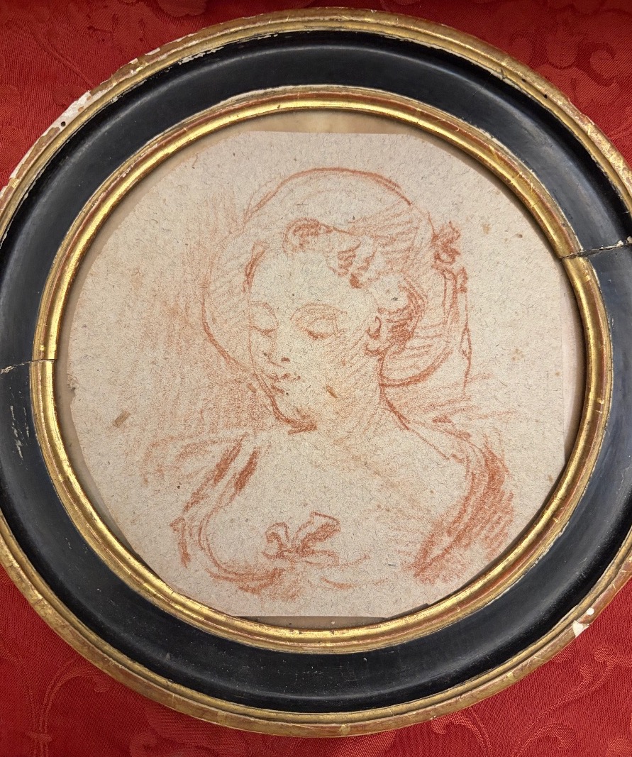 Portrait à la sanguine d’une jeune élégante au chapeau. XVIII éme, France. 