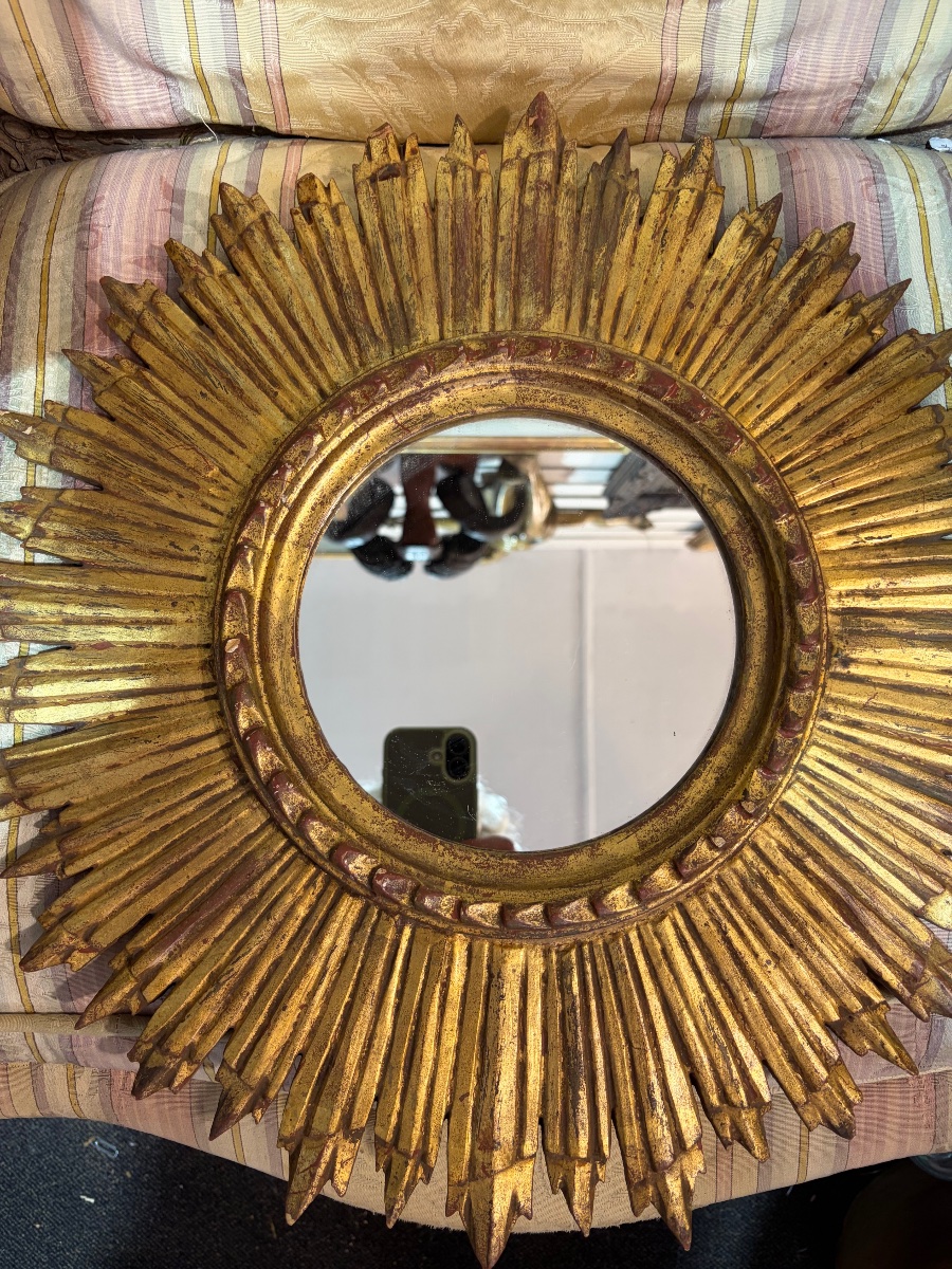 Miroir rond, cadre composé de rayons solaires. Doré au cuivre. France, vers 1950/60.-photo-3