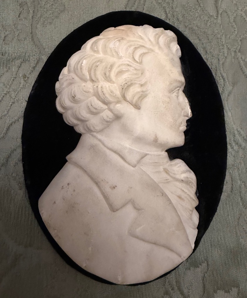 Deux profils en marbre blanc, Raphaël et un homme non identifié. XIX éme.  Italie ?-photo-2