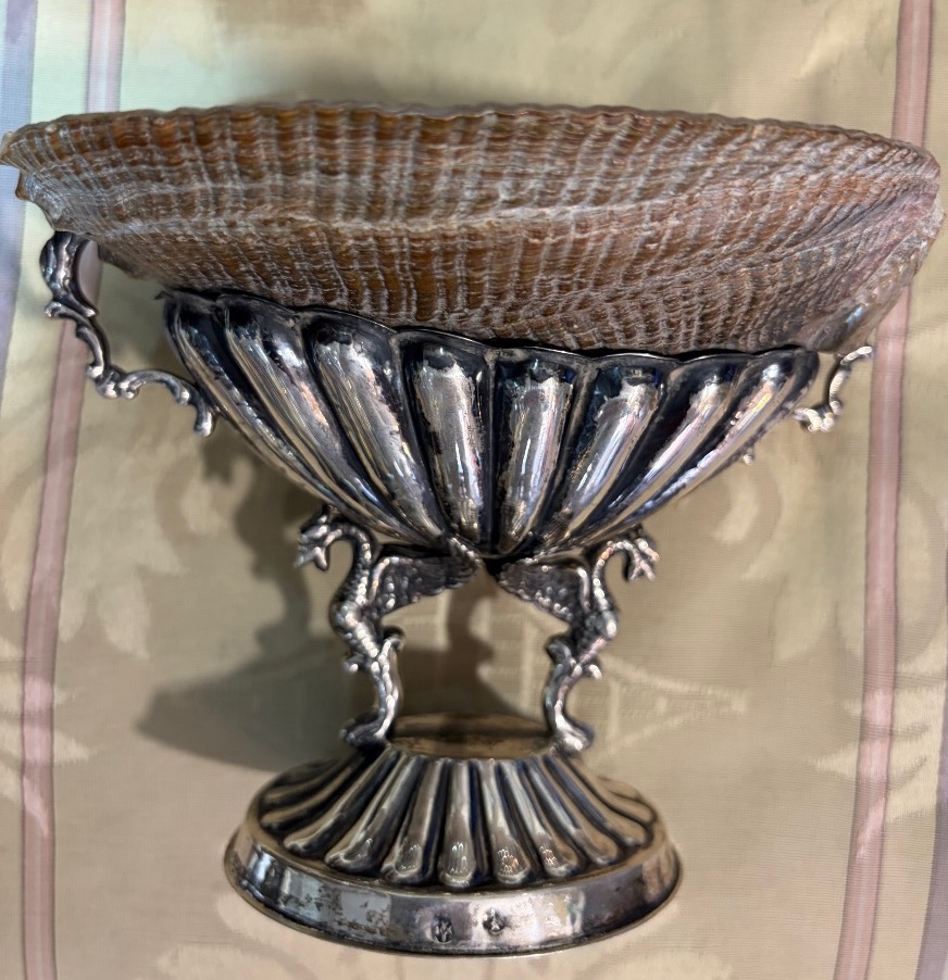 Cup In Solid Silver, With A Shell In Mother Of Park Sticked On It