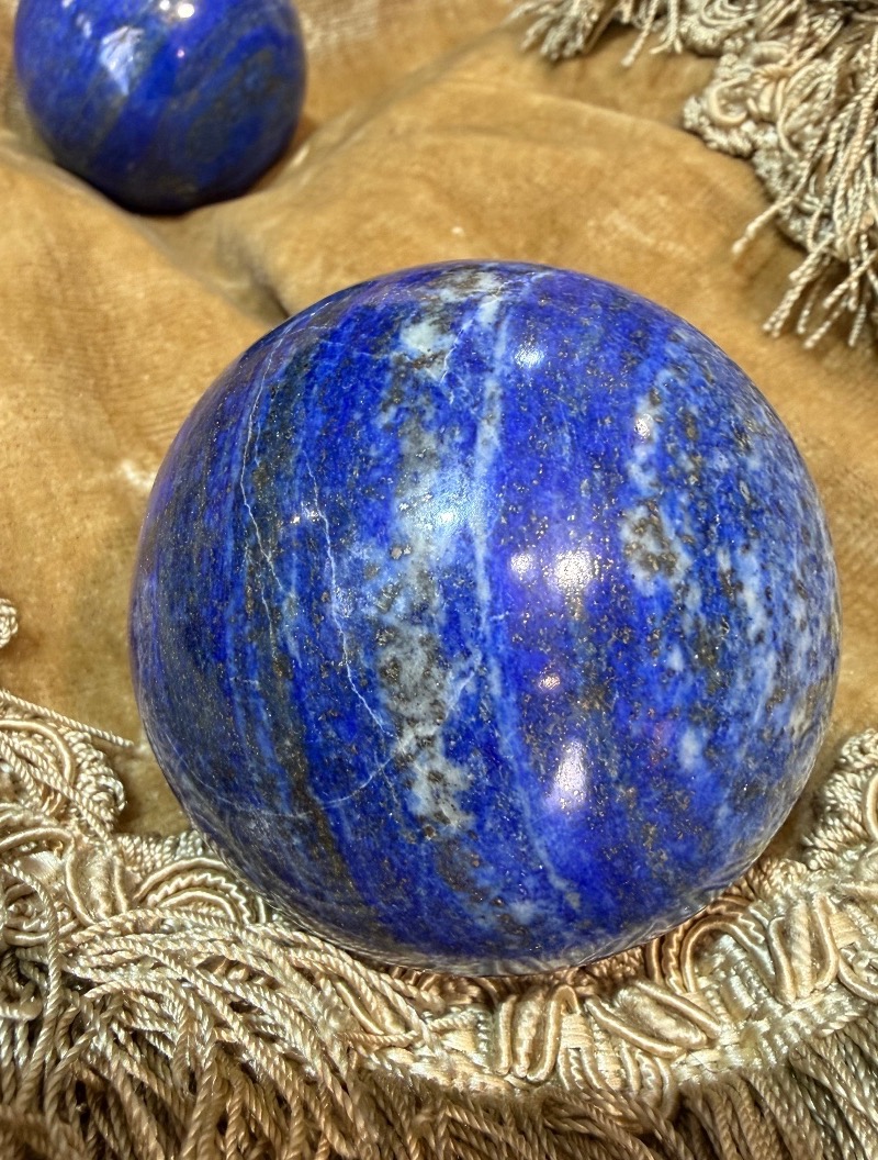 Paire de boules en lapis lazuli.  XX eme siècle. -photo-4