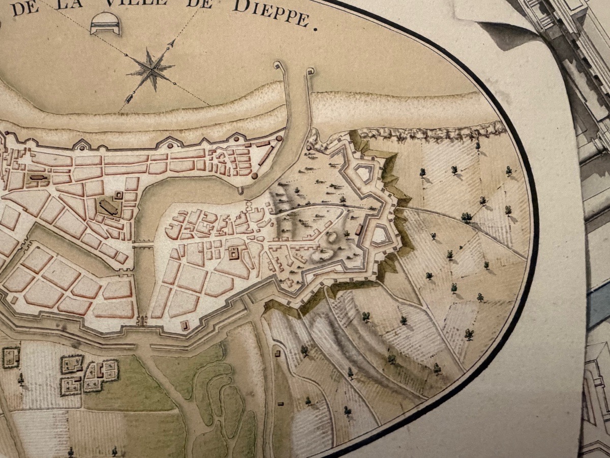 Grand trompe-l’œil à la gouache, plan de Dieppe. 1802. France. -photo-4
