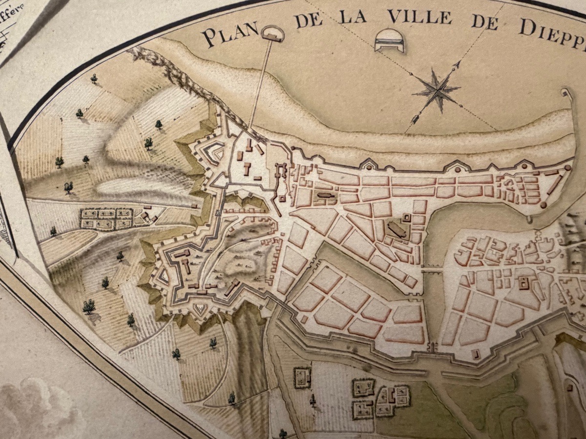 Grand trompe-l’œil à la gouache, plan de Dieppe. 1802. France. -photo-5