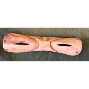 Lunettes en os sculpté, Inuit, début XX eme siecle 