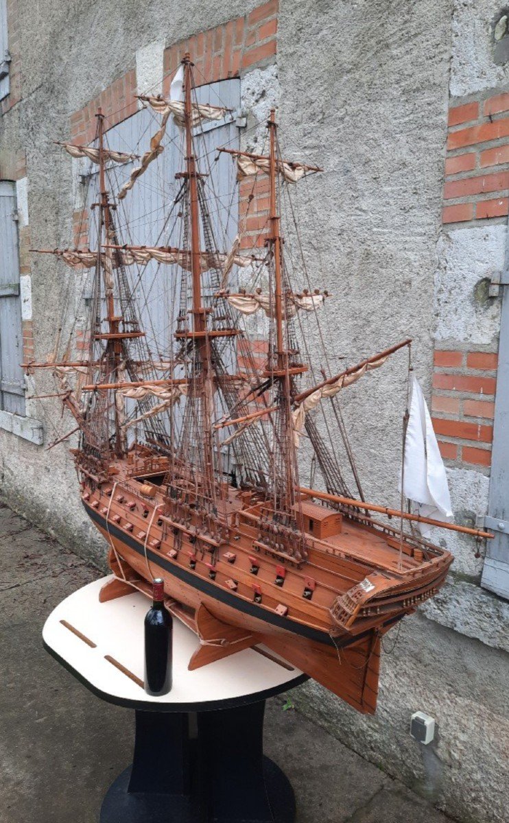 Proantic: Maquette De Bateau Trois-mâts Barque avec marins. Vitrine d