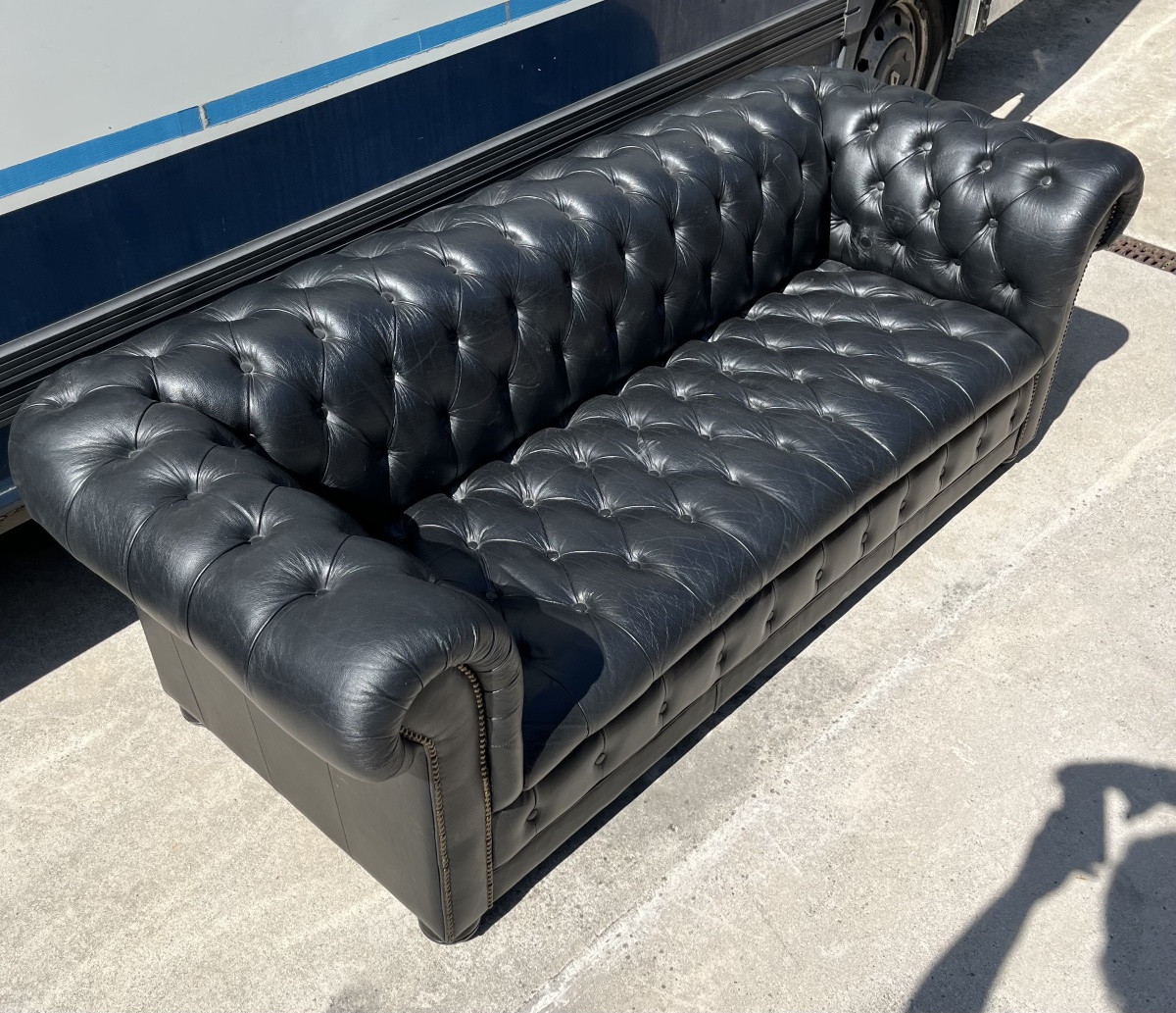 Chesterfield Sofa -photo-2