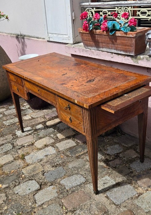 Double-sided Desk From The Early 18th Century