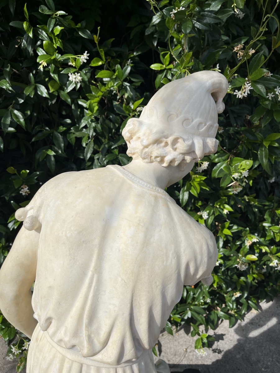 Sculpture en marbre ‘l’arlequin et son chien’-photo-1