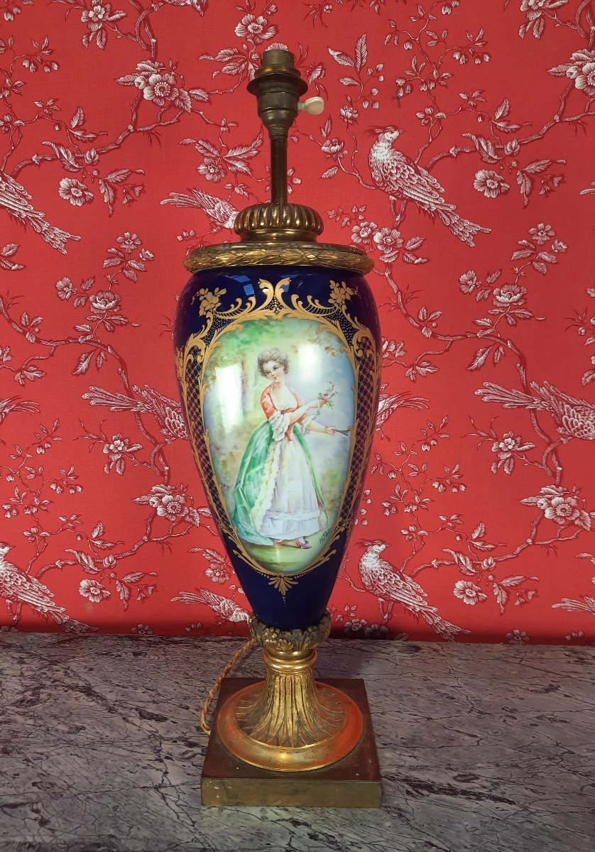 Lampe en porcelaine de Limoge vers 1900