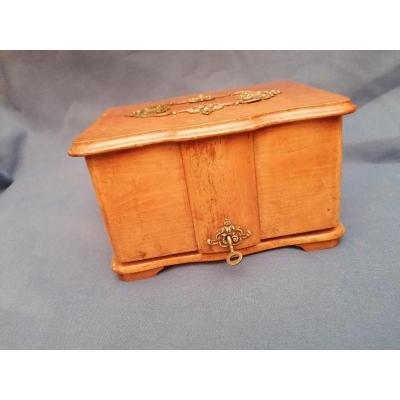 Blond Mahogany Cigar Box