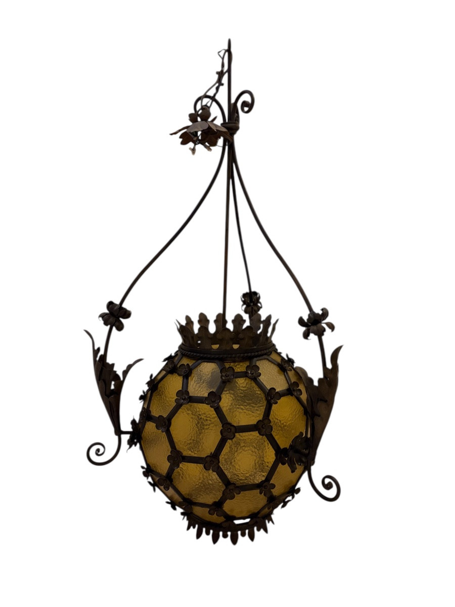 Grand  lustre en fer forgé