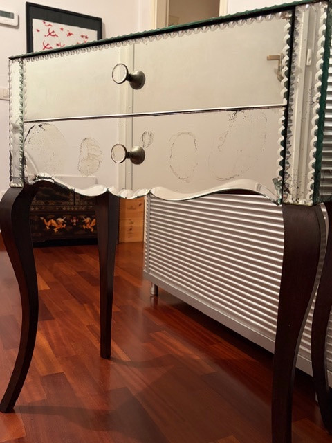 Petite commode à miroir ciselé-photo-6