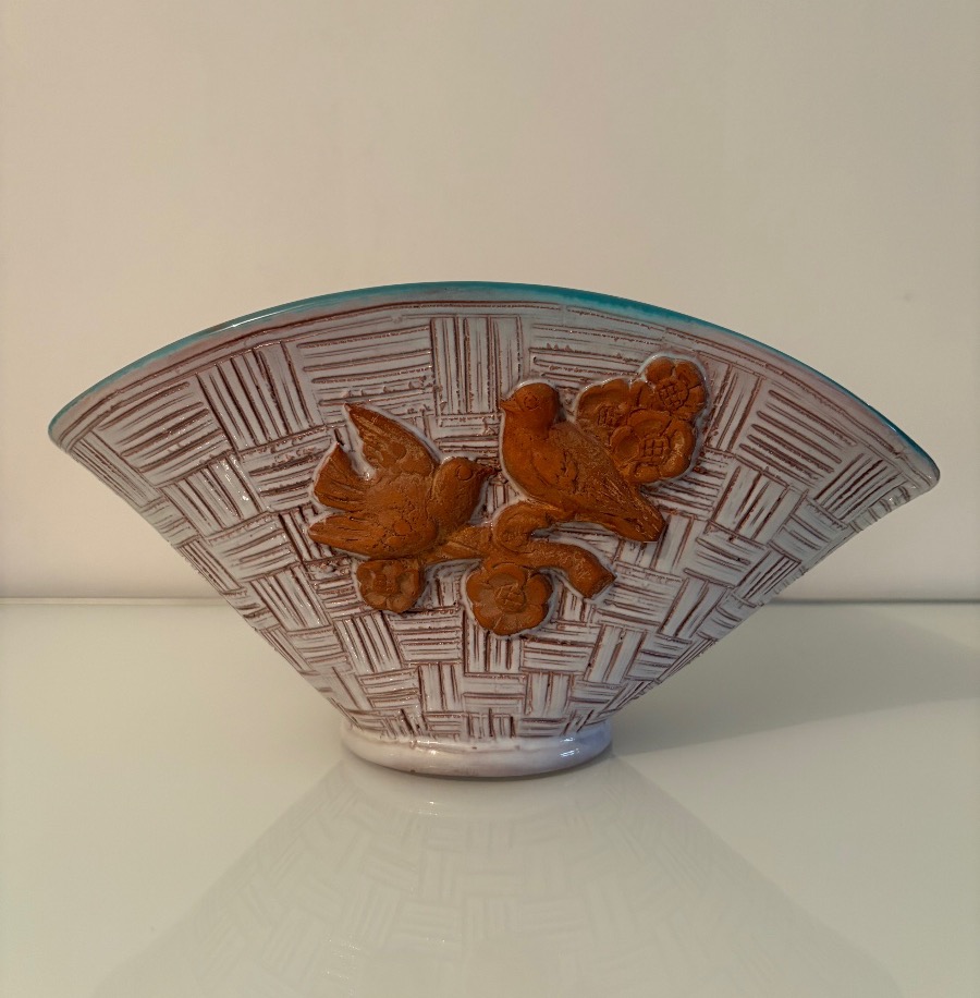 Vase en terre cuite en forme d'éventail, Manufacture Zaccagnini - Florence, années 1930.