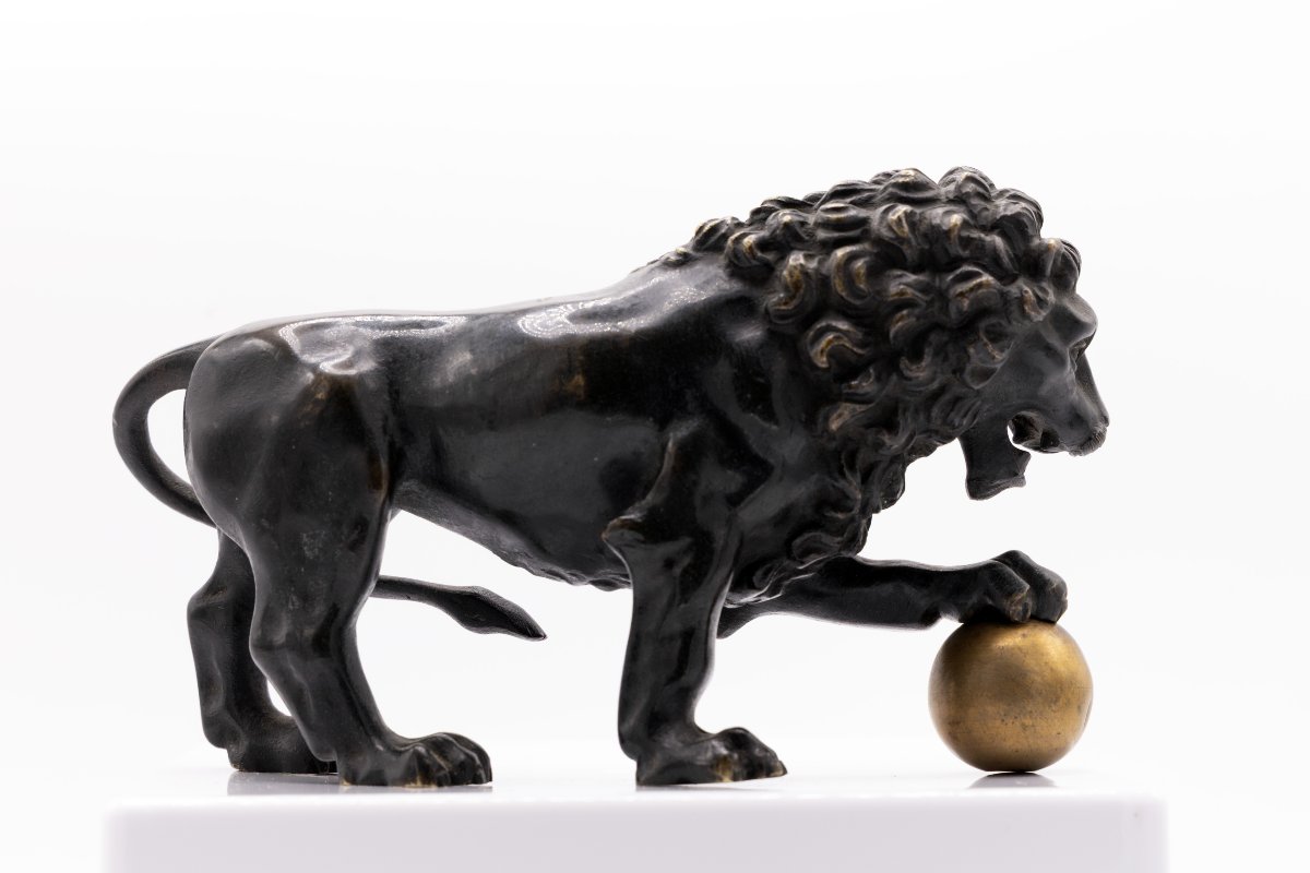 Lion « à la Médicis » – Bronze patine noire – fin XIXe ou début XXe-photo-2